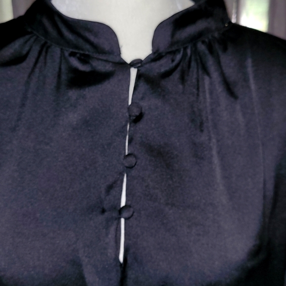 🖤VINCE CAMUTO SILKY LONG SLEEVE BLACK BLOUSE, SIZE LARGE - Picture 3 of 10